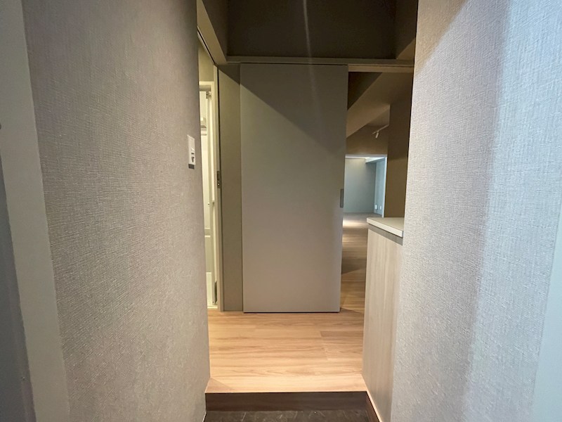 ZONNA神戸磯上通の玄関写真