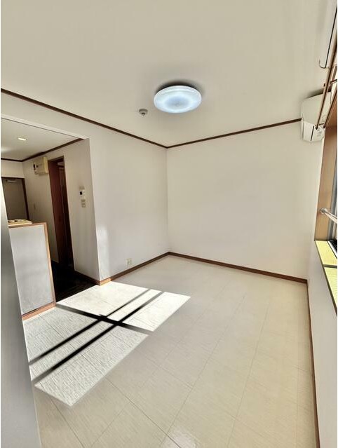 居室・リビング　開放感のあるゆったりとしたお部屋です♪