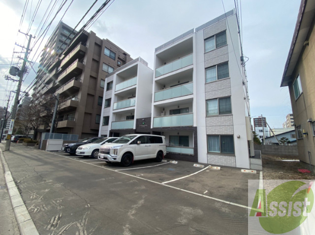 建物外観　札幌市中央区南３条西「コモゾーナ円山」