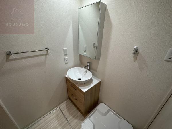 洗面設備　使いやすい独立洗面台です
