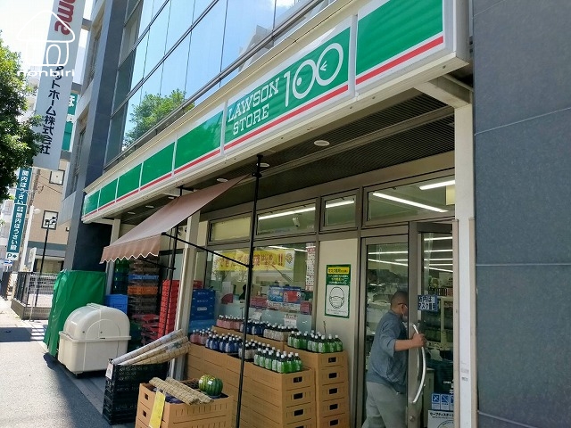 コンビニ　ローソンストア100伊勢佐木長者町店（コンビニ）まで194m