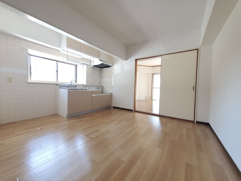 アサヒマンション蘇我の居間写真