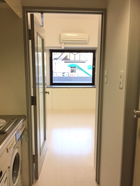 玄関　参考写真（同建物別部屋のものです）