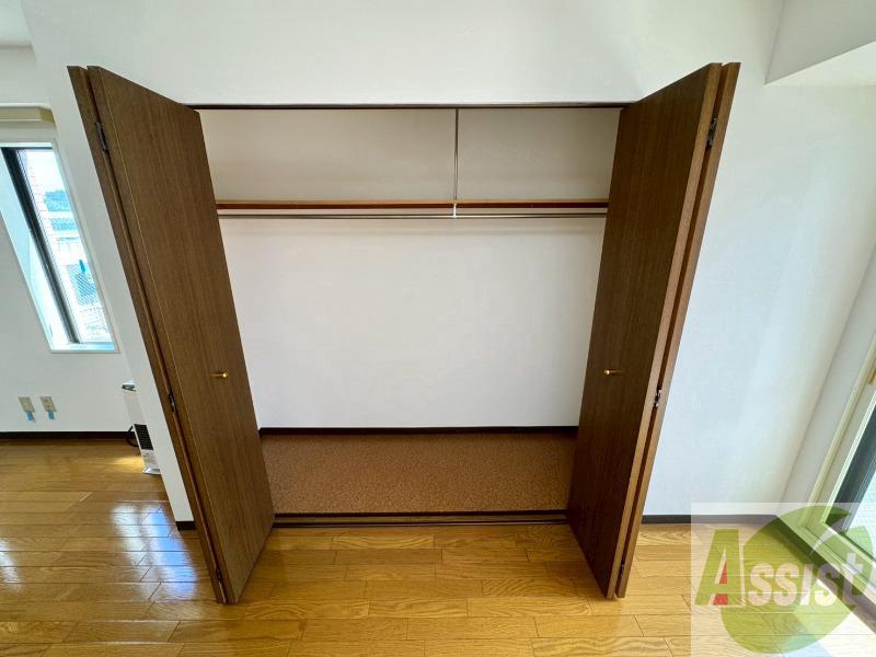 収納　クローゼットは奥行きもあり、荷物が多い方でも安心です。