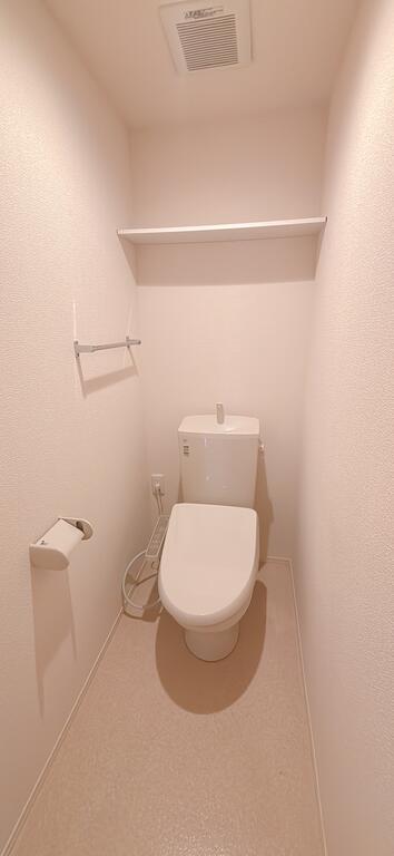 ＪＲ常磐線 いわき駅 徒歩8分 3階建 築10年のトイレ写真