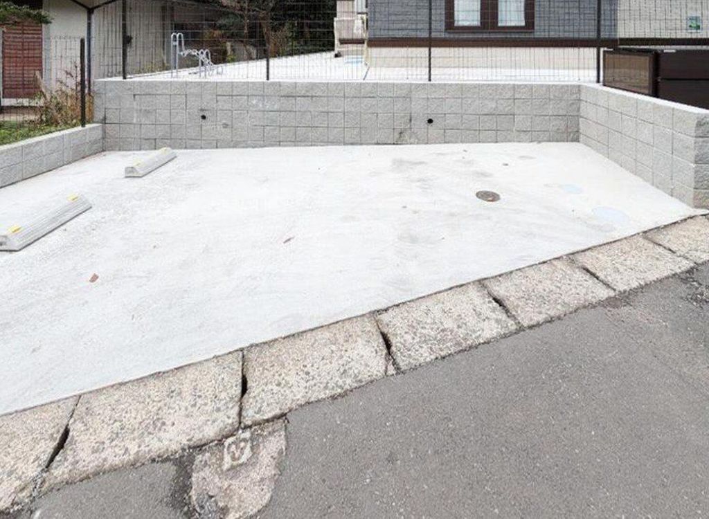駐車場　駐車場