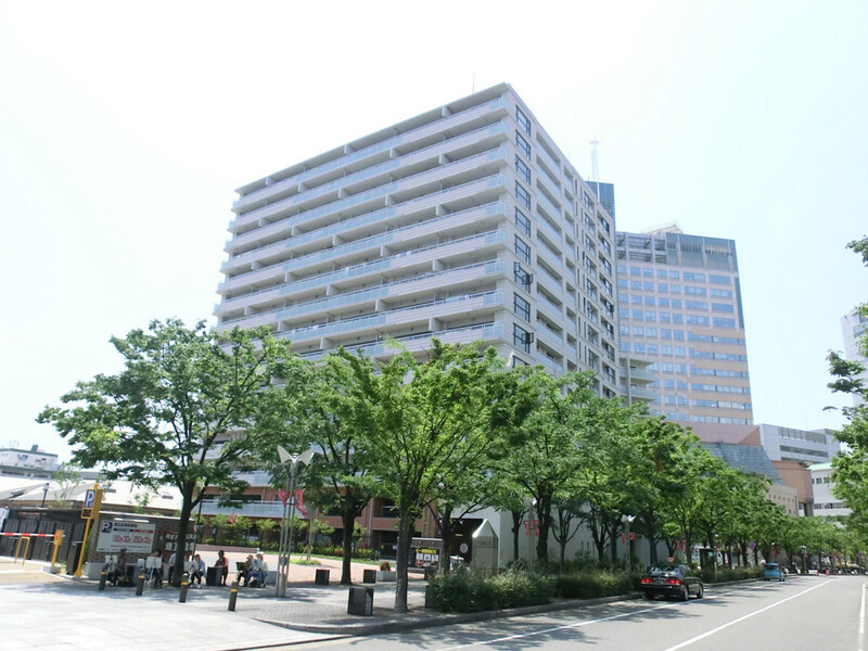 建物外観　立派な建物ですね。