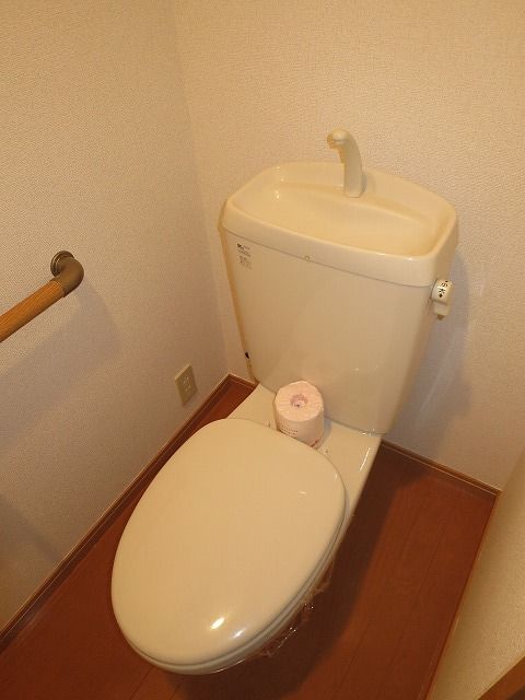 パイン・ヒルズ壱番館のトイレ写真