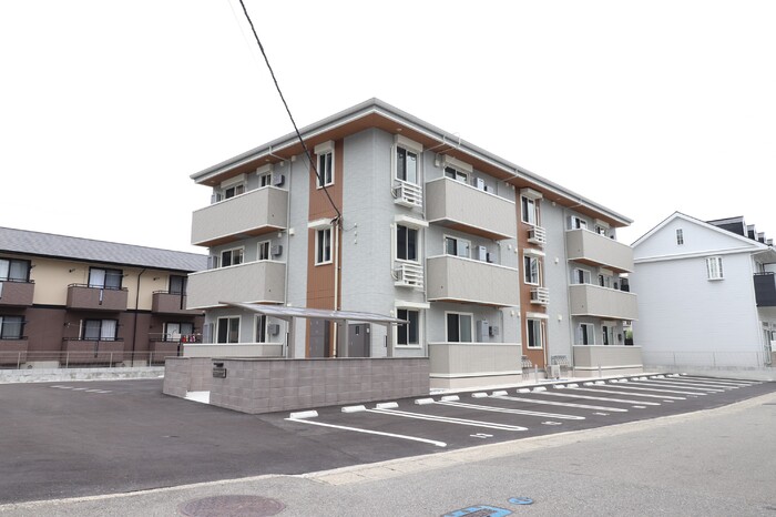 建物外観　外観は落ち着いています
