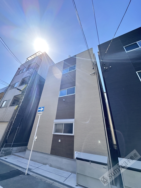 建物外観　ワンフロア２部屋の全戸角部屋設計♪