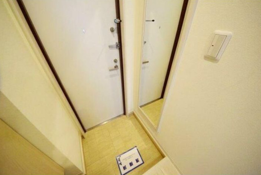 玄関　※別部屋参考写真※