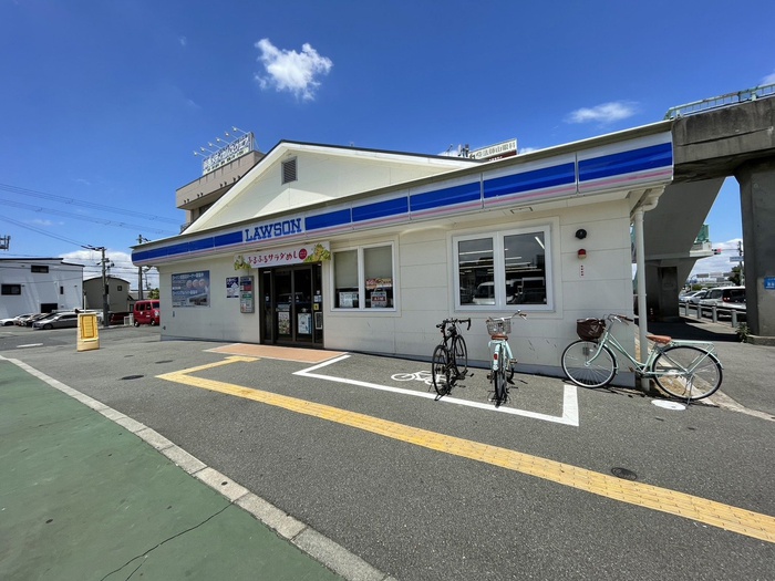 コンビニ　ローソン（コンビニ）まで640m