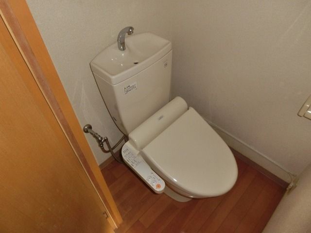 トイレ　洗浄機能付きトイレ