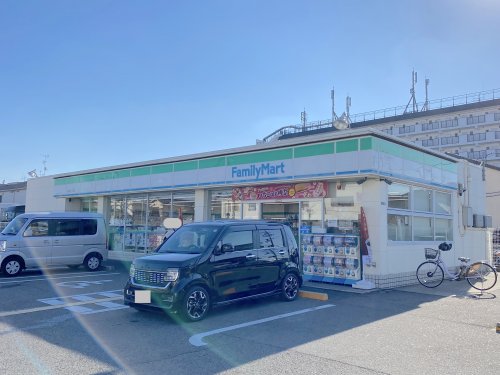 コンビニ　ファミリーマート 忠岡東一丁目店（コンビニ）まで321m