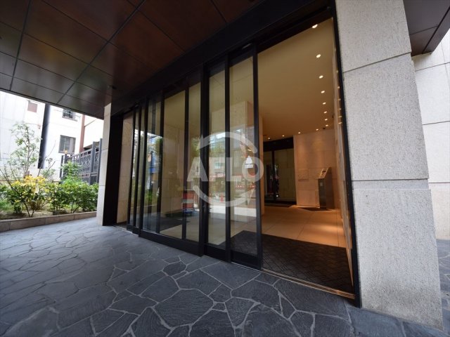 エントランス　アルグラッドザタワー心斎橋　エントランス