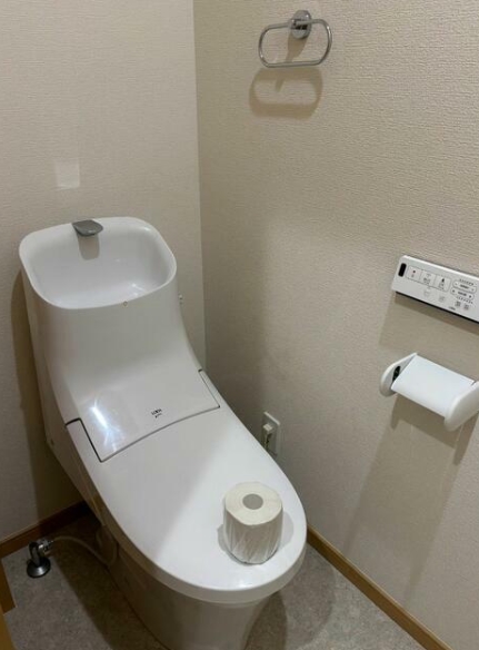 ＪＲ京浜東北線 川崎駅 バス乗車時間：10分 最寄りバス停で下車 徒歩3分 3階建 築10年のトイレ写真