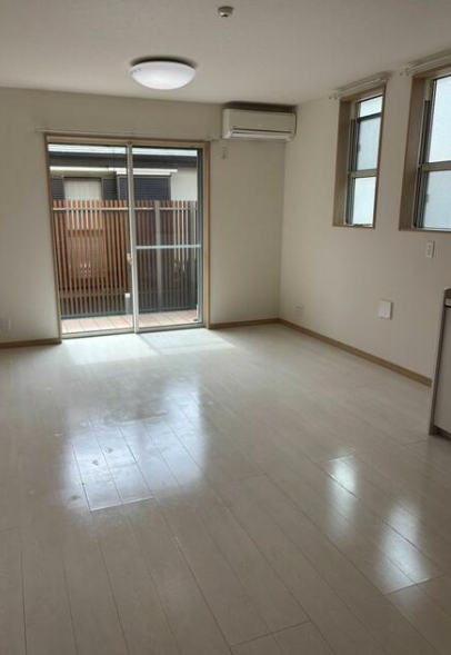 ＪＲ京浜東北線 川崎駅 バス乗車時間：10分 最寄りバス停で下車 徒歩3分 3階建 築10年の内装写真