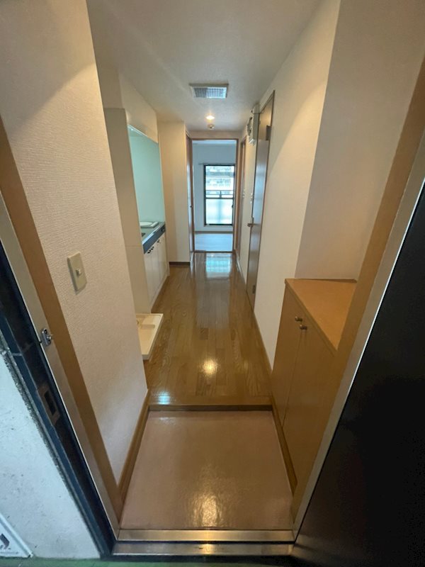 地下鉄箱崎線 千代県庁口駅 徒歩6分 11階建 築27年の玄関写真