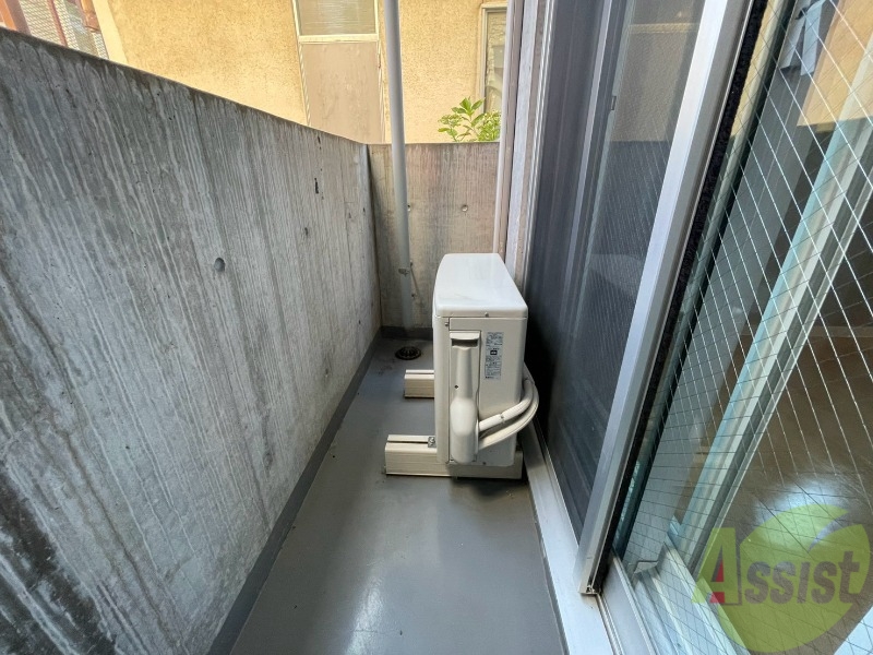 バルコニー　バルコニーです。洗濯物を干したり一息ついたりできますね！
