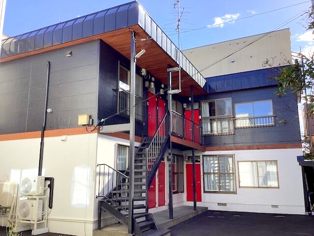 建物外観　室内リノベーション済みのお部屋です♪