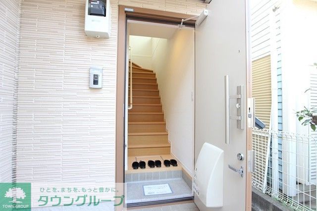 玄関　★お部屋探しは株式会社タウンハウジング東京まで★