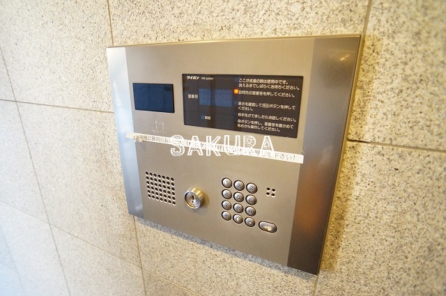 セキュリティ　不審者、勧誘員をシャットアウトできるオートロックです♪