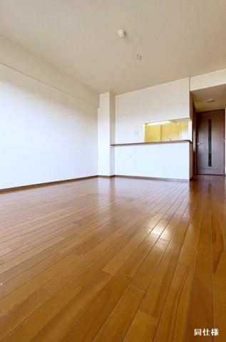 居室・リビング　使いやすい形の為、レイアウトを楽しめます♪