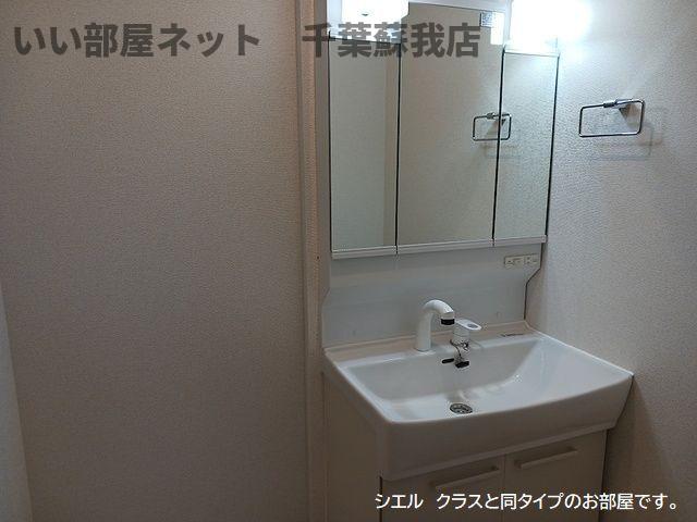洗面設備　広い洗面スペース