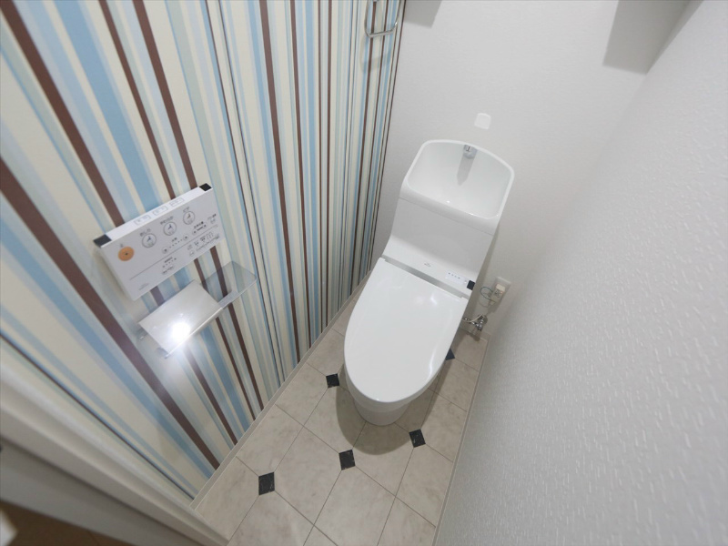 トイレ　温水洗浄便座付トイレ