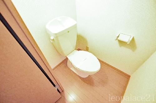 【レオパレス緑のトイレ】