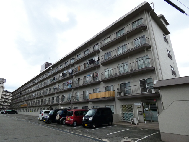 エクセレント宝殿 1号棟の外観写真
