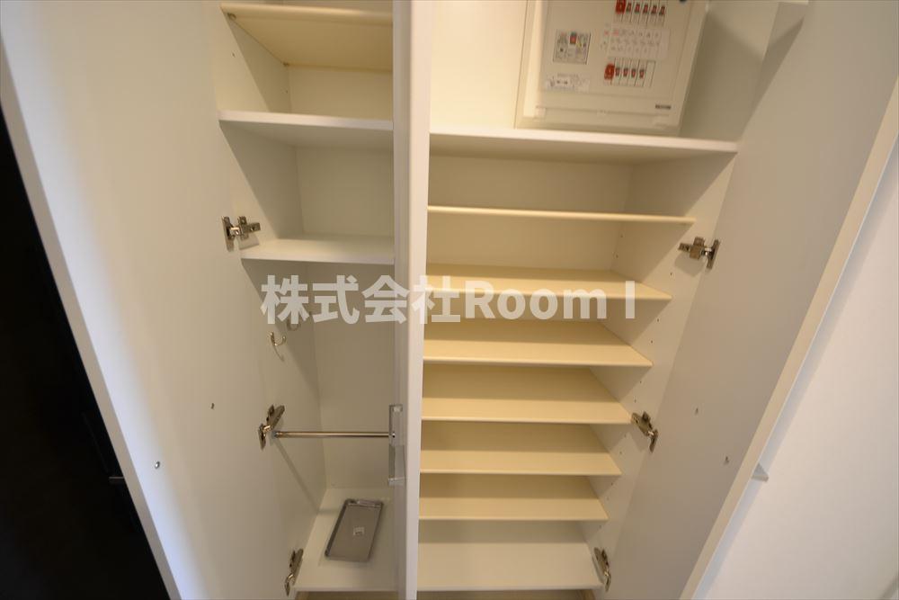 玄関　落ち着いた玄関です