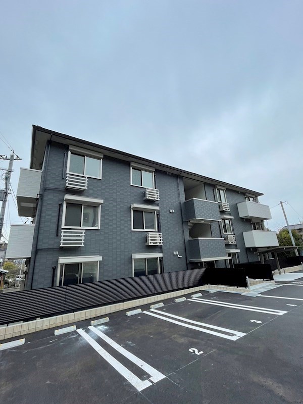 北九州市小倉北区足立のアパートの建物外観