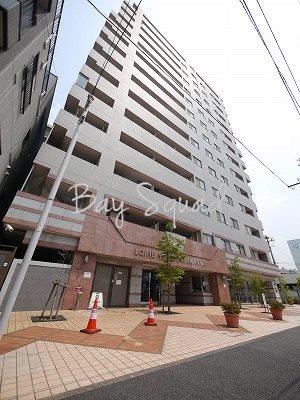 横浜市中区翁町のマンションの建物外観
