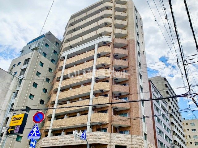 【神戸市中央区中町通のマンションの建物外観】