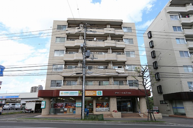 北海道札幌市豊平区平岸八条１３（マンション）の賃貸物件の外観