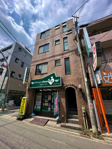 【ファミール西生田の建物外観】