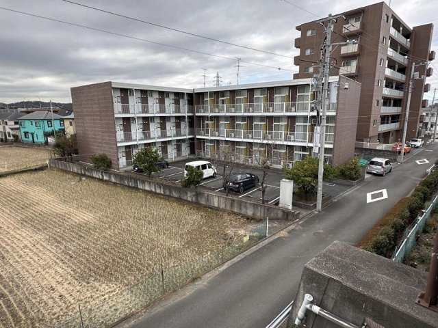 府中市小柳町のマンションの建物外観