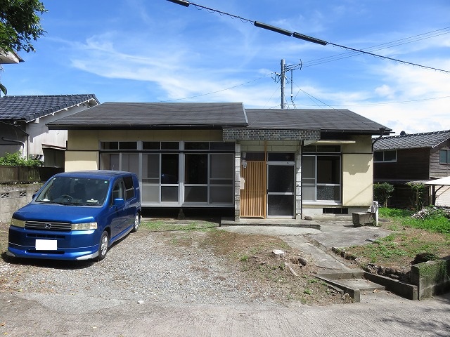 外観＆駐車場