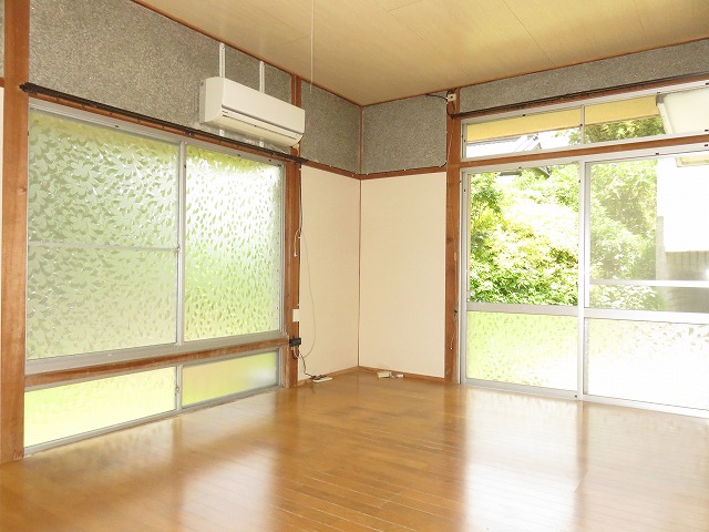 キッチン隣の洋室６畳＆エアコン