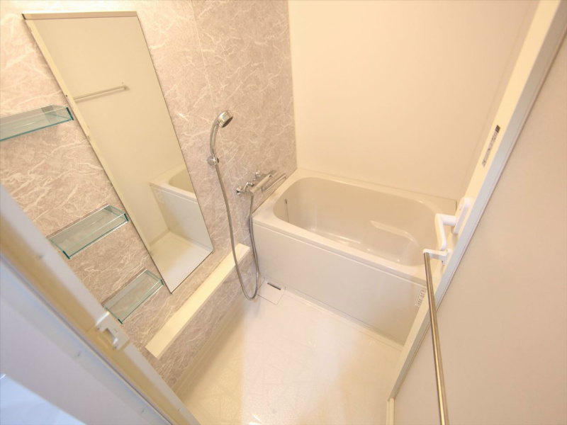 バス・シャワールーム　浴室暖房乾燥機付　24時間換気機能付バスルーム