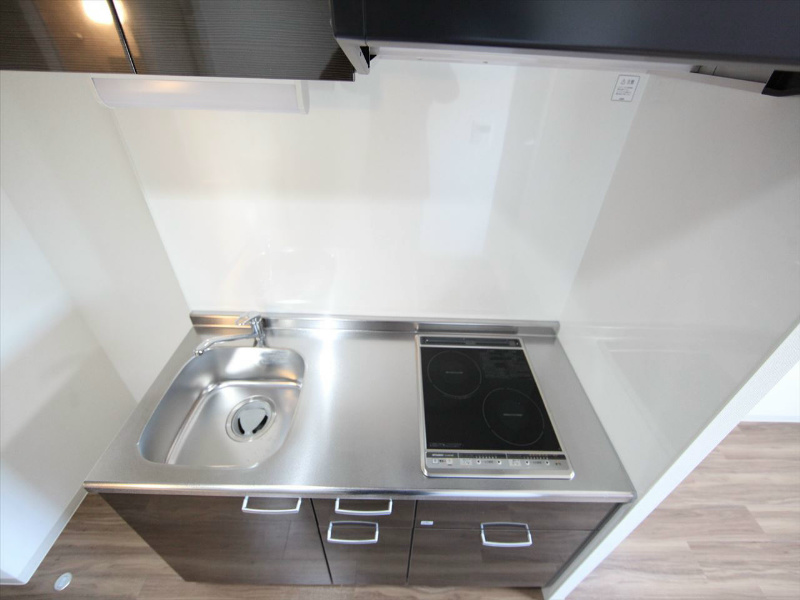 キッチン　システムキッチン（ＩＨ2口）冷蔵庫レンジ等ご用意できます