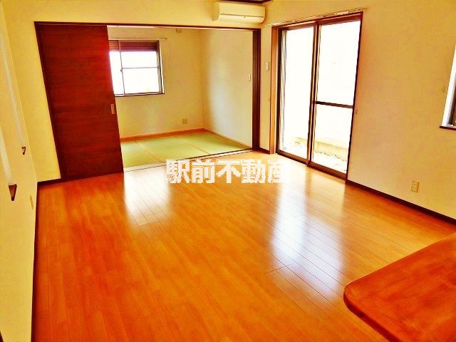 地下鉄七隈線 梅林駅 徒歩11分 2階建 築14年の居間写真