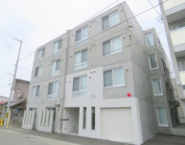 建物外観　都市ガス使用で光熱費お得・インターネット無料で使用可能です。