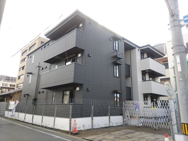 建物外観　建築中