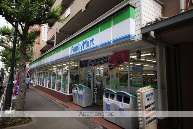 コンビニ　ファミリーマート（コンビニ）まで496m