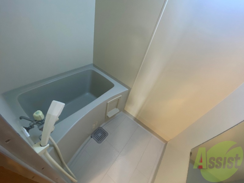 バス・シャワールーム　ユニットバスです。疲れを癒すのに欠かせませんね！