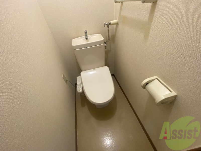 トイレ　こちらはトイレです。清潔感があり、安心して使用できます。