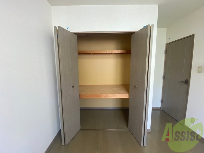 収納　寝室の収納です。部屋がすっきり片付きます。