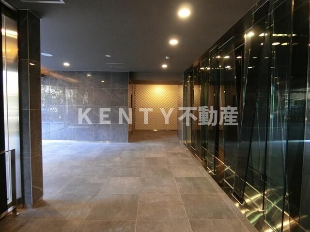 エントランス　建物の内部です